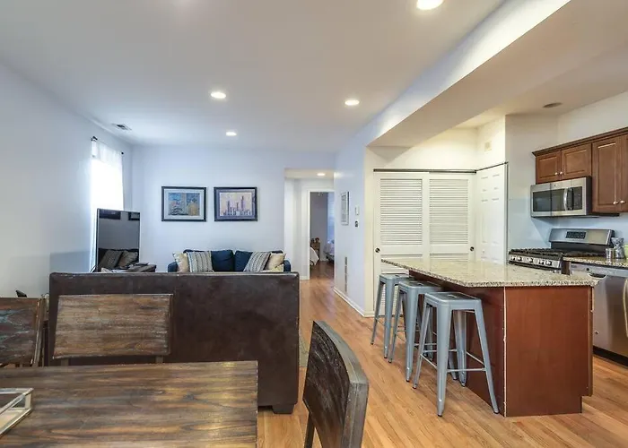 Entire Building-walk To Lincoln Park Or The Holiday home *