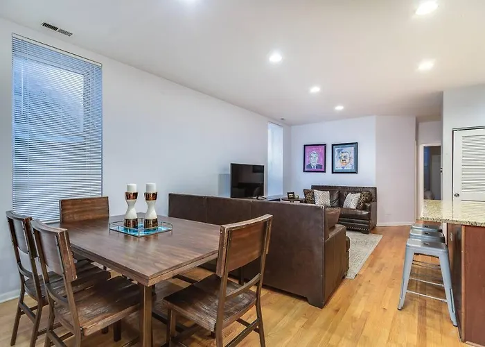 Entire Building-walk To Lincoln Park Or The Holiday home