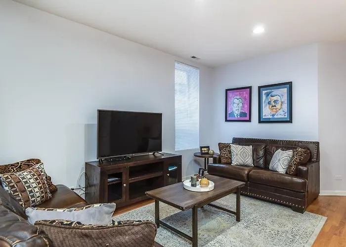 Entire Building-walk To Lincoln Park Or The Holiday home *