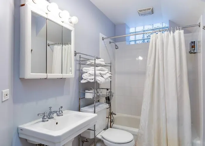Holiday home Entire Building-walk To Lincoln Park Or The *