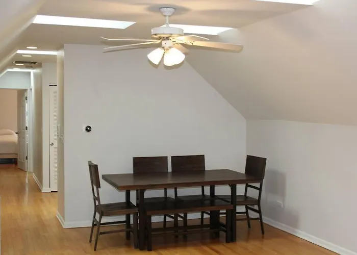 Entire Building-walk To Lincoln Park Or The