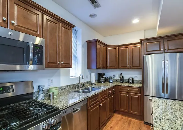 Entire Building-walk To Lincoln Park Or The Holiday home